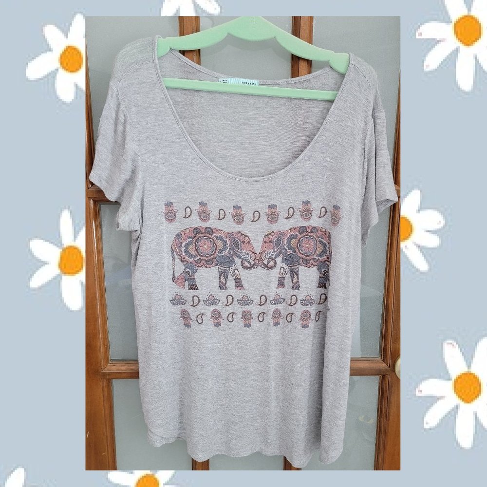 Maurices Scoop Neck Graphic Elephant Tee (Heather Gray)